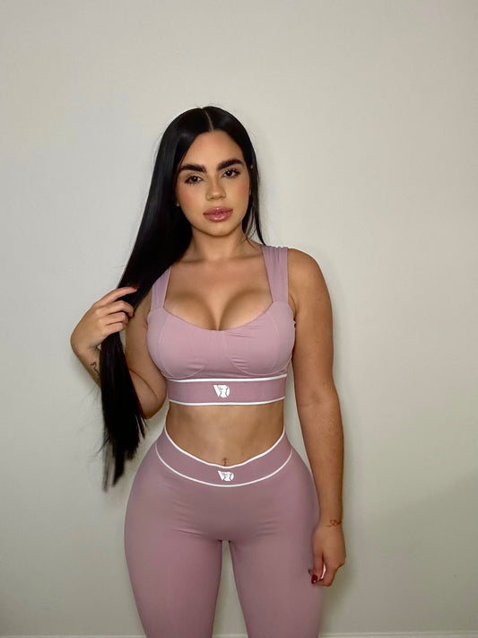 Esmie set