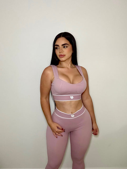 Esmie set